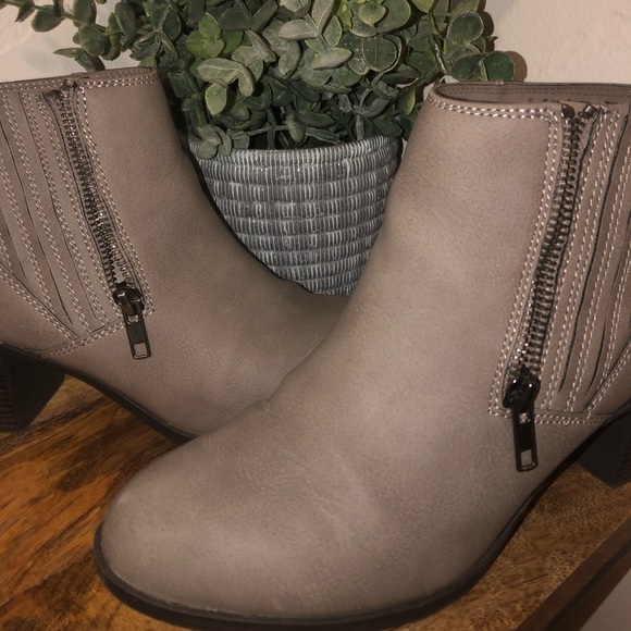 Ana Ocean Block Size 7.5 Taupe/Gray Booties - Picture 2 of 12